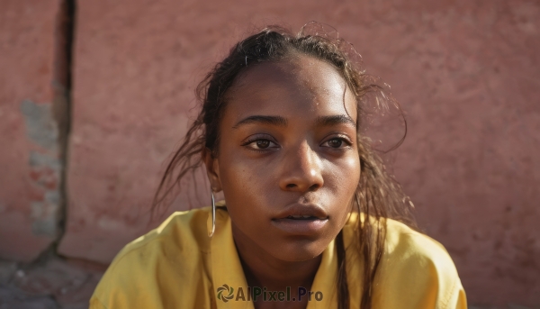 1girl,solo,long hair,looking at viewer,brown hair,black hair,brown eyes,upper body,parted lips,mole,blurry,lips,messy hair,portrait,freckles,realistic,dirty,shirt,teeth,dark skin,dark-skinned female,blurry background,forehead,very dark skin,dirty face