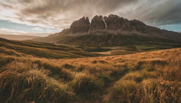An iconic landscape framed by a inviting day