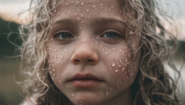 1girl,solo,long hair,looking at viewer,blonde hair,brown eyes,closed mouth,white hair,water,blurry,black eyes,lips,wet,eyelashes,depth of field,blurry background,wavy hair,expressionless,messy hair,portrait,close-up,water drop,realistic,nose,wet hair,parted lips,freckles