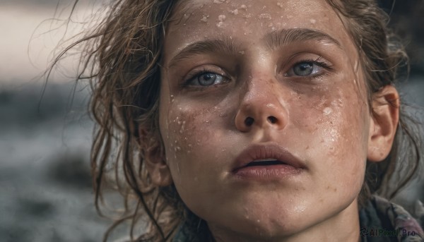 1girl,solo,looking at viewer,open mouth,blue eyes,brown hair,parted lips,teeth,blurry,lips,wet,depth of field,blurry background,looking up,portrait,close-up,realistic,dirty,grey eyes,messy hair,freckles,dirty face