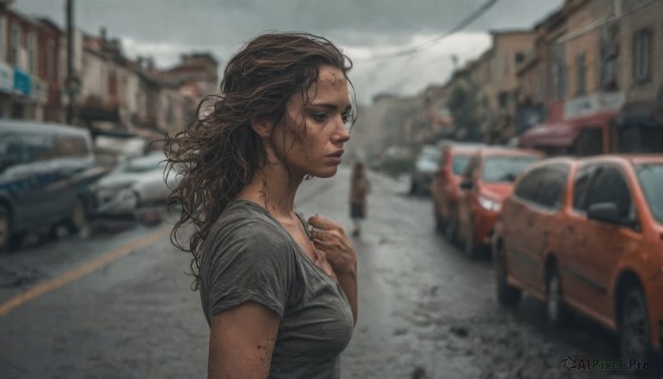 1girl, solo, long hair, breasts, brown hair, shirt, black hair, cleavage, medium breasts, outdoors, dark skin, blurry, lips, ground vehicle, motor vehicle, freckles, realistic, car, road, dirty, street