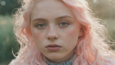 1girl,solo,long hair,looking at viewer,blue eyes,blonde hair,closed mouth,green eyes,pink hair,blurry,lips,grey eyes,eyelashes,depth of field,blurry background,wavy hair,expressionless,messy hair,portrait,close-up,freckles,curly hair,realistic,nose,choker,forehead