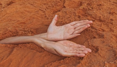 solo,1boy,male focus,barefoot,fingernails,scar,bandages,out of frame,realistic,sand,sepia,dirty,brown theme,desert,1girl,feet,toes,soles,close-up,foot focus,on ground,orange theme,fingers