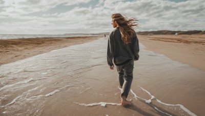 1girl,solo,long hair,brown hair,shirt,long sleeves,1boy,standing,jacket,full body,male focus,outdoors,sky,barefoot,day,pants,cloud,water,from behind,black shirt,ocean,beach,black pants,cloudy sky,scenery,walking,sand,arms at sides,horizon,waves,footprints,black jacket,floating hair,facial hair,wind,facing away