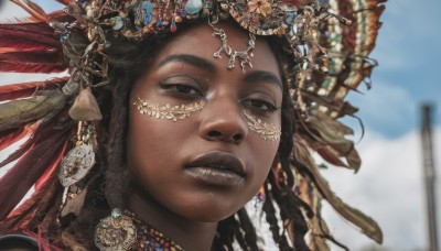 1girl,solo,long hair,looking at viewer,brown hair,black hair,hair ornament,brown eyes,jewelry,earrings,outdoors,parted lips,sky,teeth,day,cloud,dark skin,necklace,blurry,black eyes,dark-skinned female,blue sky,lips,depth of field,blurry background,feathers,crown,gem,portrait,beads,realistic,headdress,feather hair ornament,very dark skin,dreadlocks,1boy,closed mouth,male focus,dark-skinned male,close-up,native american