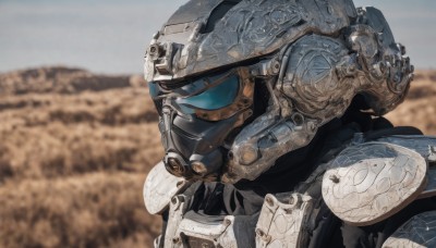 solo,1boy,upper body,male focus,outdoors,day,armor,blurry,from side,military,no humans,blurry background,helmet,robot,shoulder armor,mecha,1other,science fiction,pauldrons,realistic,power armor,ambiguous gender,desert,1girl,sky,mask,goggles,portrait,looking ahead