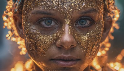 1girl,solo,looking at viewer,short hair,blue eyes,1boy,brown eyes,closed mouth,male focus,dark skin,blurry,dark-skinned female,lips,eyelashes,depth of field,blurry background,expressionless,portrait,close-up,reflection,realistic,nose,straight-on,gold,eye focus,light,bokeh