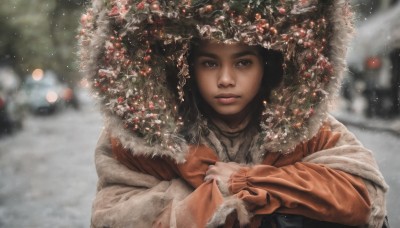 1girl,solo,looking at viewer,black hair,long sleeves,brown eyes,closed mouth,upper body,outdoors,artist name,signature,dark skin,blurry,black eyes,dark-skinned female,lips,coat,sleeves past wrists,fur trim,depth of field,blurry background,christmas,motor vehicle,snow,freckles,snowing,realistic,nose,winter clothes,winter,christmas tree,christmas ornaments,christmas lights,blue eyes,hat,bokeh,afro