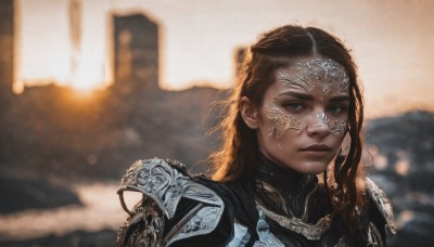 1girl,solo,long hair,looking at viewer,blue eyes,brown hair,brown eyes,closed mouth,upper body,outdoors,dark skin,armor,blurry,dark-skinned female,lips,grey eyes,blurry background,shoulder armor,portrait,pauldrons,breastplate,realistic,nose,sunlight,backlighting,circlet